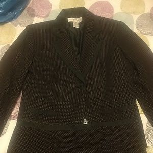 Jones New York skirt suit black and pink